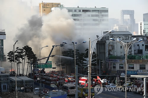 서울 을지로4가 철물점에서 화재…연기로 인근 도로 통제