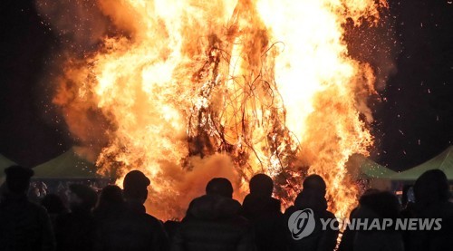 경북 달집태우기 행사장 예방진화대·소방차 배치