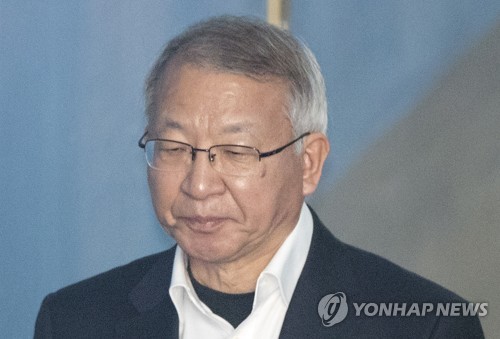 양승태 "檢, 법원 이 잡듯 뒤져 조물주처럼 공소장 만들어"(종합)