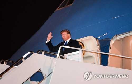 (3ª AMPLIACIÓN) Trump llega a Hanói para su segunda cumbre con el líder norcoreano