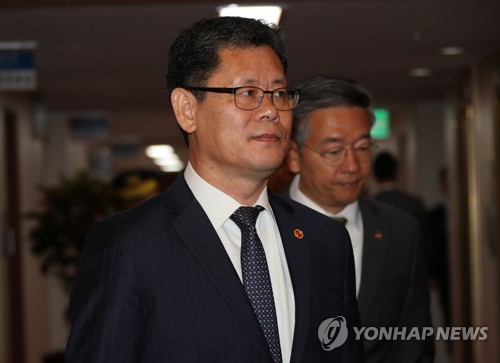 Unification minister says S. Korea will lead peninsula's peace process