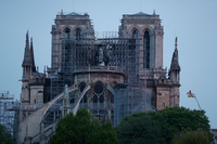 (LEAD) Incendie de Notre-Dame : Moon déplore «une perte pour nous tous»