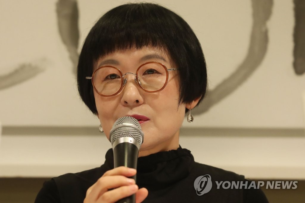 김혜순 시인 "AI는 인간이 쓰는 문학 작품 대체할 수 없어"