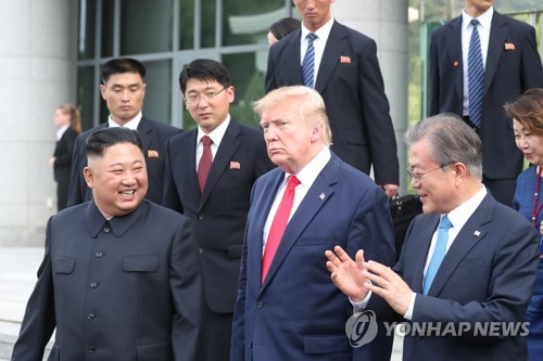 Séoul promet de profiter de l'élan donné par la rencontre Trump-Kim pour améliorer les liens intercoréens