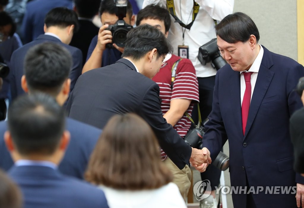 윤석열 검찰총장 '잘해 봅시다!' | 연합뉴스