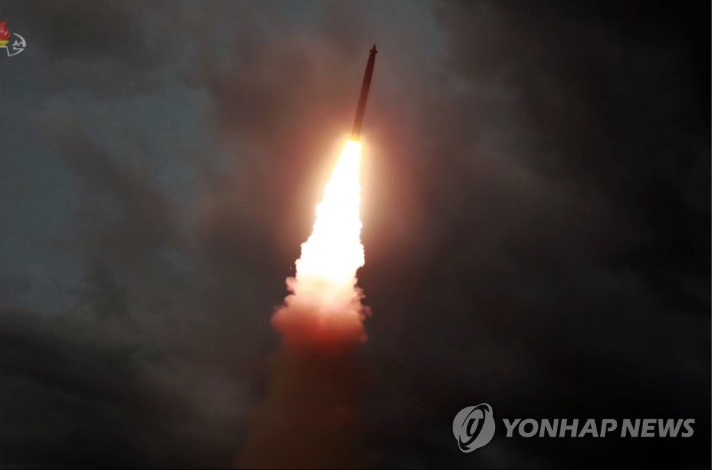 La Corée du Nord affirme avoir testé le 31 juillet 2019 un lance-roquettes à guidage multiple de grand calibre nouvellement développé. Capture d'écran de la Télévision centrale nord-coréenne (KCTV) réalisée le lendemain. (Utilisation en Corée du Sud uniquement et redistribution interdite)