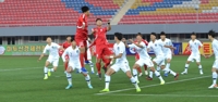 Bizarre buildup, then odd finish to 'Korean Derby' in World Cup qualification