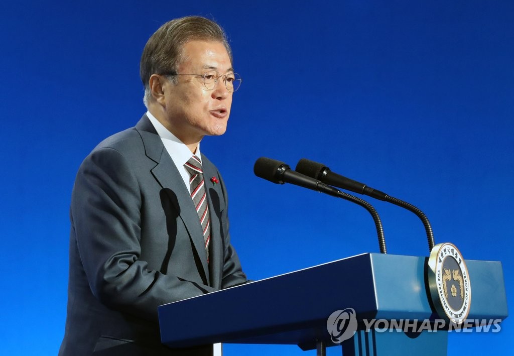 (LEAD) Moon upbeat about Pohang's success in battery recycling industry