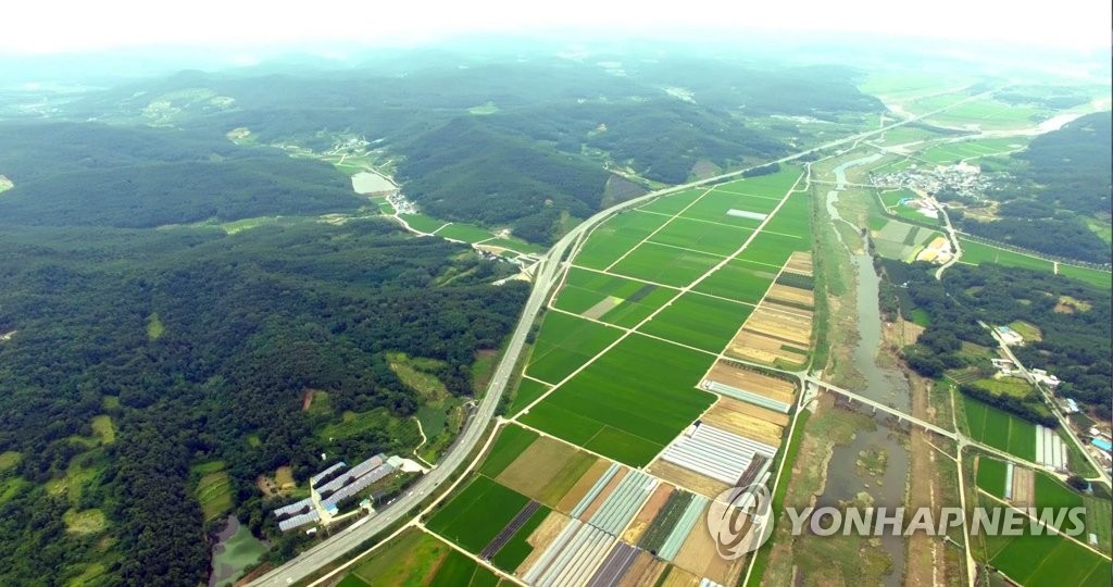 This photo, provided by Uiseong County, North Gyeongsang Province, on Jan. 22, 2020, shows a candidate site for a new airport to replace a military airport in the nearby city of Daegu. (PHOTO NOT FOR SALE) (Yonhap)