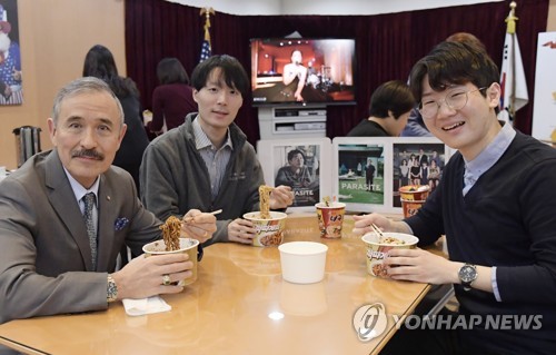 해리 해리스, '짜파구리 먹으며 봉준호 응원'