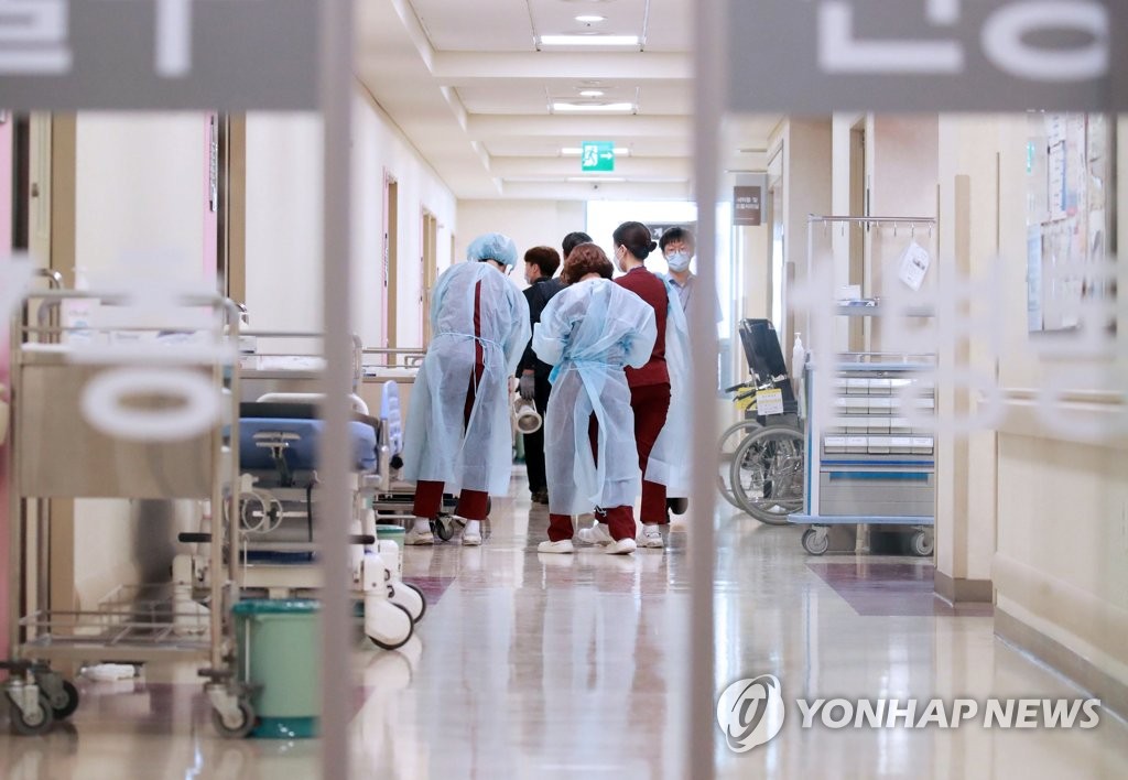 韓国の新型コロナ感染者　２９３人増え５６２１人＝死者３３人に
