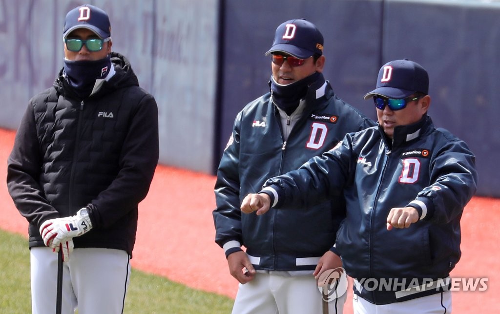 Baseball managers not sold on in-game interviews