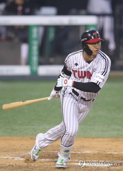 Baseball Brit on X: This is @KBO all-time hit leader Park Yong-taik. His  drip is awe-inspiring  / X