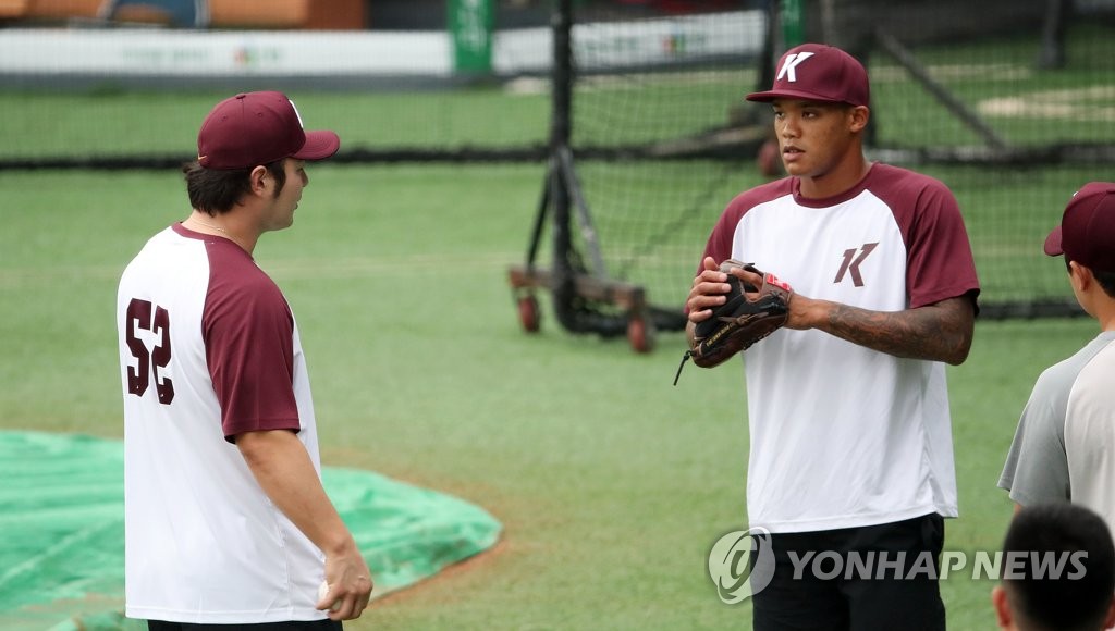 LEAD) With strong day at plate, ex-NL All-Star Addison Russell exceeds own  expectations in KBO debut