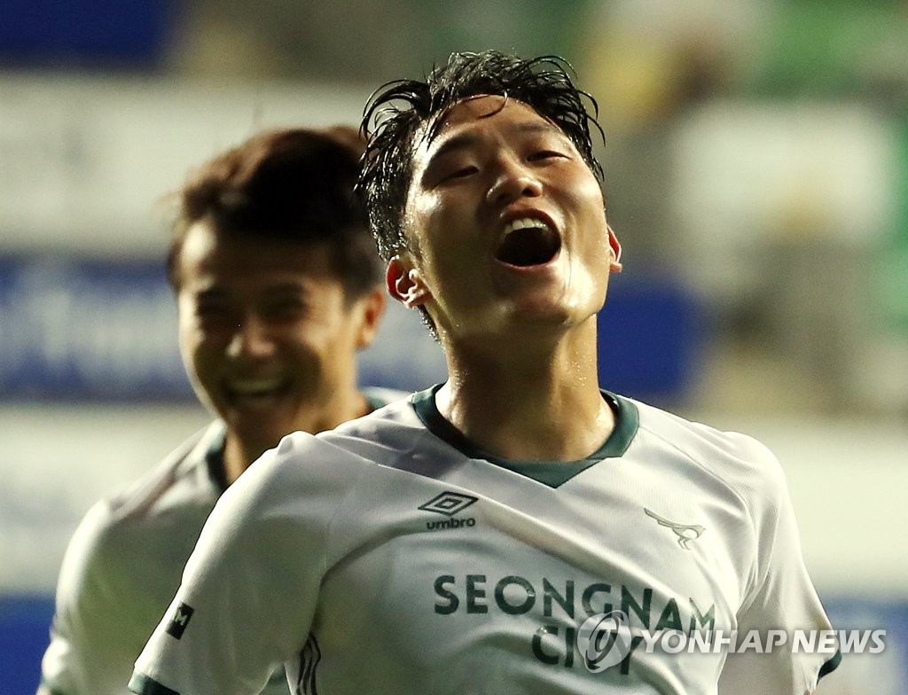 Na Sang-ho of Seongnam FC celebrates his goal against Incheon United during the clubs' K League 1 match at Incheon Football Stadium in Incheon, 40 kilometers west of Seoul, on Aug. 9, 2020. (Yonhap)