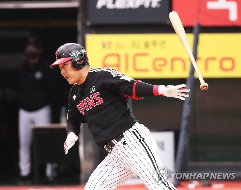 Ex-KBO 2B Jeong Keun-woo leads team to home run derby win - The Korea Times