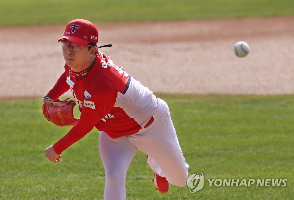 Free agent pitcher Yang Hyeon-jong seeking only guaranteed deal in MLB pursuit: agent