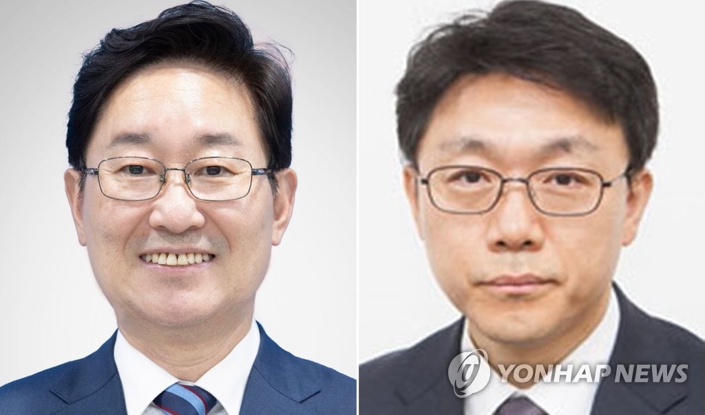 These photos, provided by Cheong Wa Dae on Dec. 30, 2020, show Democratic Party Rep. Park Beom-kye (L), who was nominated by President Moon Jae-in as the new justice minister, and Constitutional Court scholar Kim Jin-wook, who was tapped as the inaugural head of the Corruption Investigation Office for High-ranking Officials. (PHOTO NOT FOR SALE) (Yonhap)