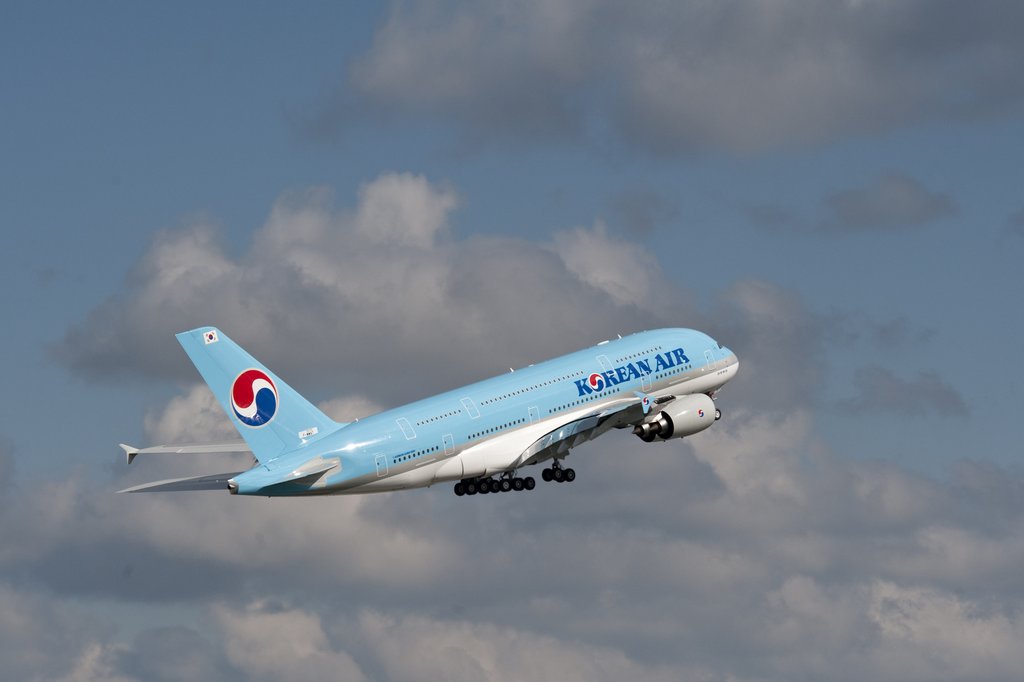 Korean Air's A380 passenger jet takes off in this file photo provided by the full-service carrier on Feb. 19, 2021. (PHOTO NOT FOR SALE) (Yonhap)