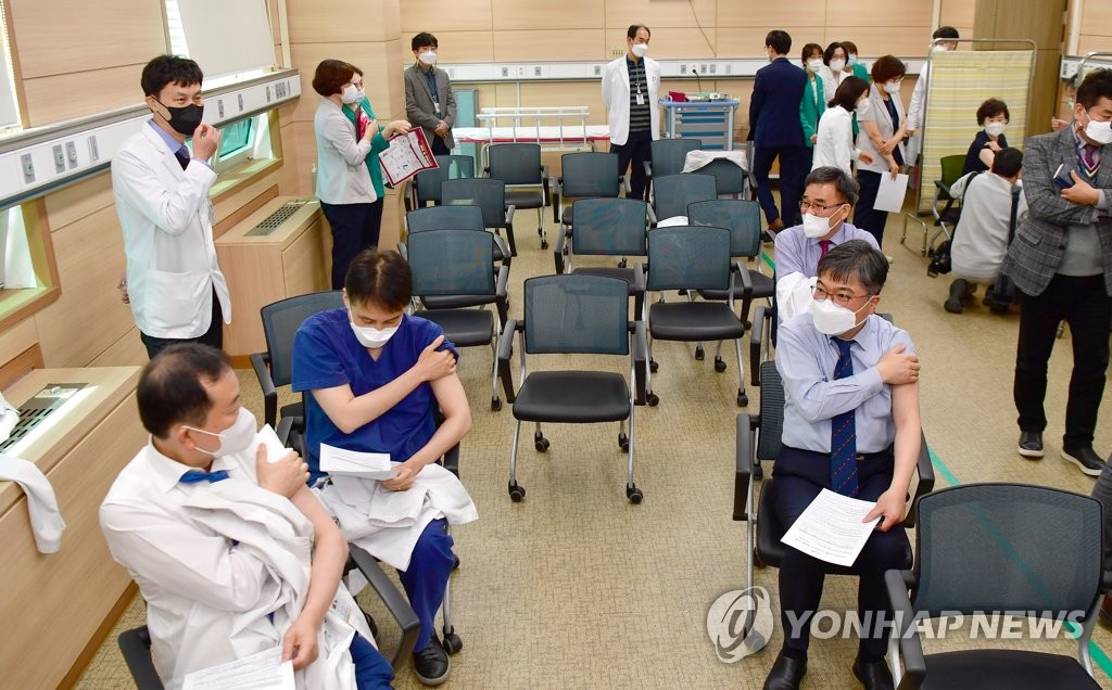 كوريا الجنوبية تؤكد ما مجموعه 6,859 بلاغا عن ظهور أعراض جانبية بعد تلقي لقاح كورونا