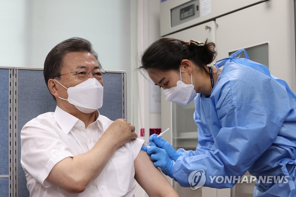 新型コロナワクチン　「安心して接種を」＝文大統領