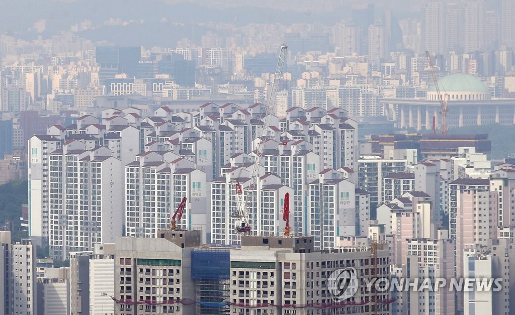 서울 남산에서 내려다 본 서울 아파트 모습