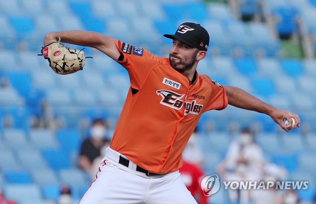 In this file photo from June 20, 2021, Ryan Carpenter of the Hanwha Eagles pitches against the SSG Landers in the top of the first inning of a Korea Baseball Organization regular season game at Hanwha Life Eagles Park in Daejeon, some 160 kilometers south of Seoul. (Yonhap)