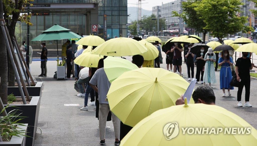 韓国の新規コロナ感染者７９４人　土曜発表では半年ぶり高水準