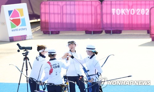 (LEAD) Les archères sud-coréennes décrochent la 9ème médaille d'or consécutive au tir à l'arc féminin par équipe