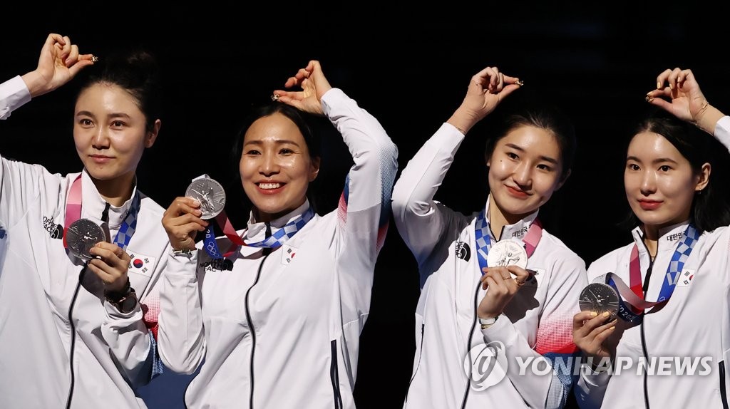 [올림픽] 월계관 반지와 은메달 미소