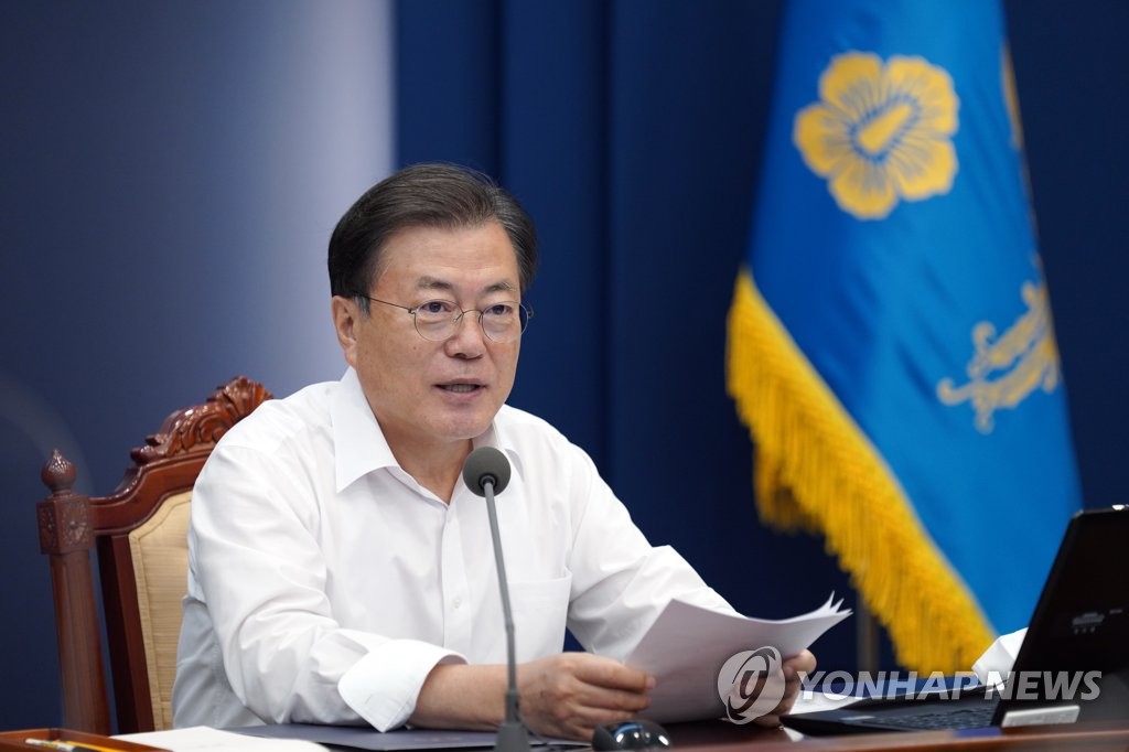 President Moon Jae-in speaks during a meeting with senior secretaries at Cheong Wa Dae in Seoul on Aug. 2, 2021. (Yonhap)