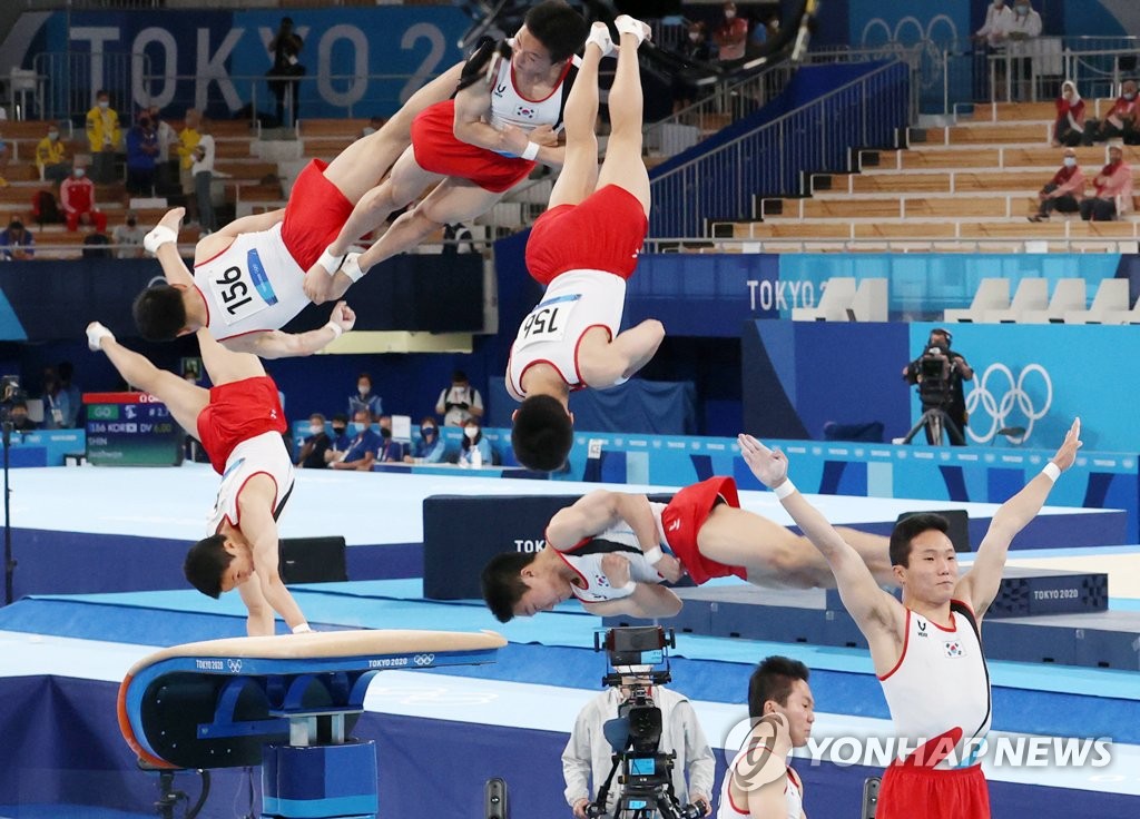 (Olympics) Moon congratulates gymnast, badminton team on Olympic medals