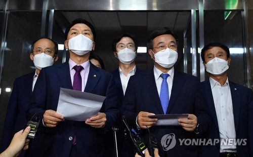 '대장동 국감' 공방전에 미디어특위 출범 논의도 지지부진