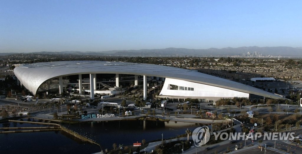 Ci-dessus, le SoFi Stadium de Los Angeles où les concerts du groupe de K-pop Bangtan Boys ont lieu.
