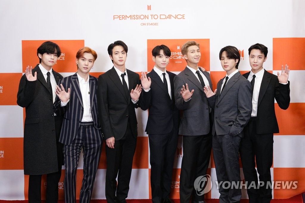The K-pop sensation BTS poses for a photo during a press conference at SoFi Stadium in Los Angeles on Nov. 28, 2021, to mark its concert titled "BTS Permission To Dance On Stage - LA," in this photo released by Big Hit Music. (PHOTO NOT FOR SALE) (Yonhap)