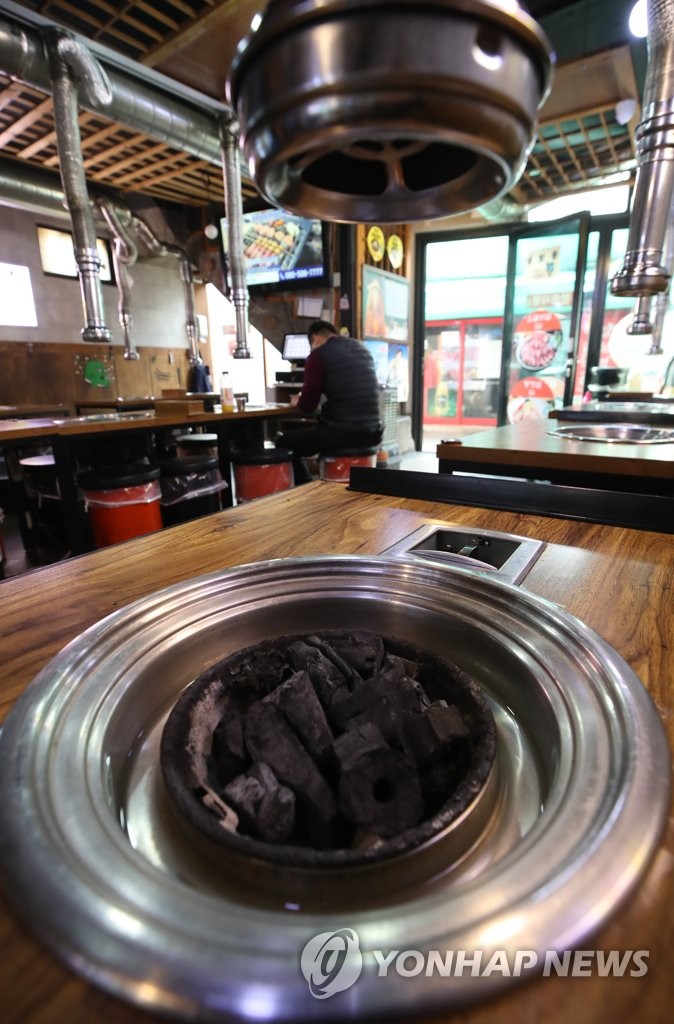 점심시간 텅 빈 음식점 | 연합뉴스 점심시간 텅 빈 음식점 | 연합뉴스