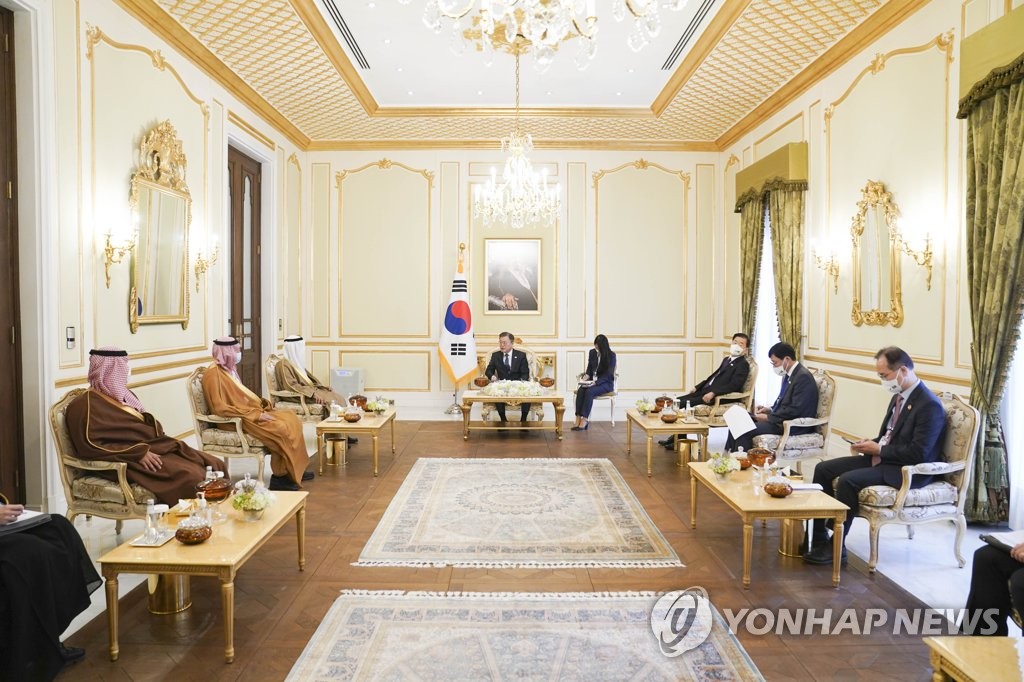 (AMPLIACIÓN) Corea del Sur y las naciones del golfo Pérsico reanudarán las negociaciones sobre libre comercio