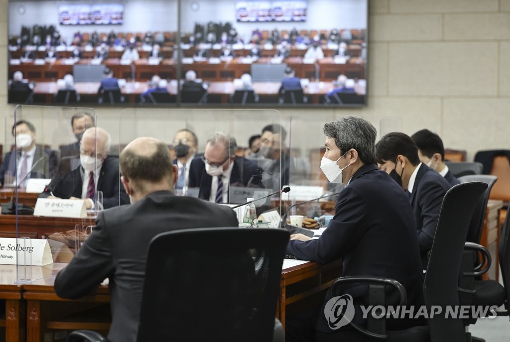 Unification minister's briefing for foreign envoys