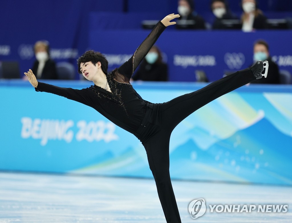 الرياضي الكوري الجنوبي للتزلج الفني على الجليد تشا جون-هوان في أولمبياد بكين
