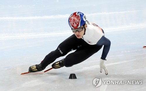(عاجل) (أولمبياد بكين) فوز المتزلج السريع على المضمار القصير "هوانغ ديه-هون" بالميدالية الذهبية في سباق 1,500 متر