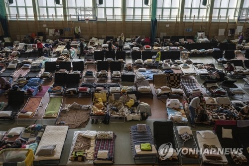 [우크라 침공] 일본, 난민 지원 자위대 의료진 파견 검토