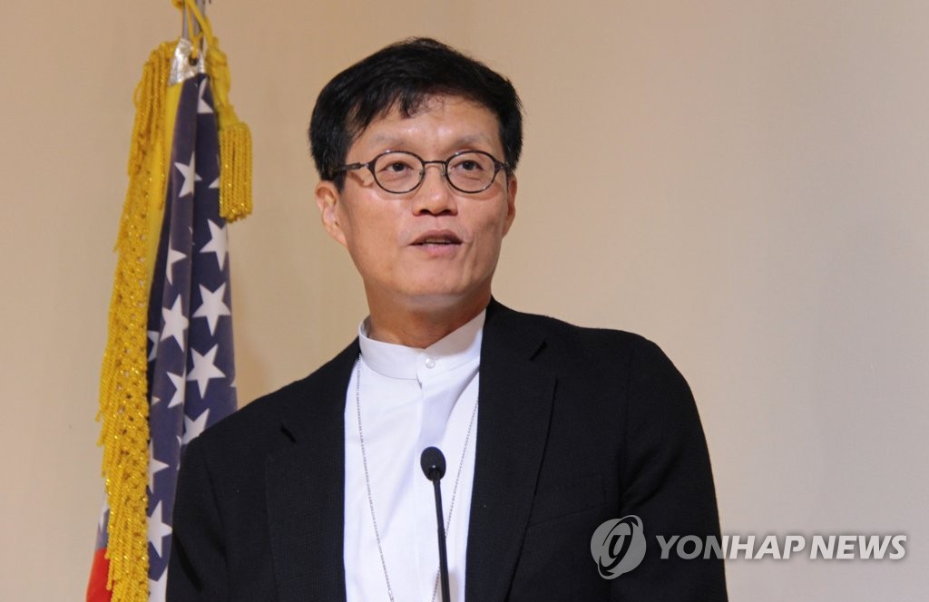 This undated file photo shows Rhee Chang-yong, director of the International Monetary Fund's Asia and Pacific department, whom President Moon Jae-in nominated as the new head of the Bank of Korea (BOK) on March 23, 2022. (Yonhap)