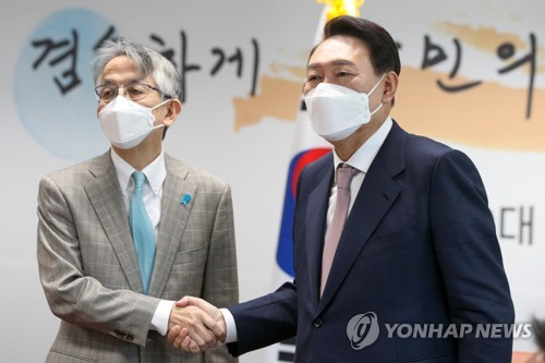 (LEAD) Yoon calls for future-oriented approach to S. Korea-Japan relations