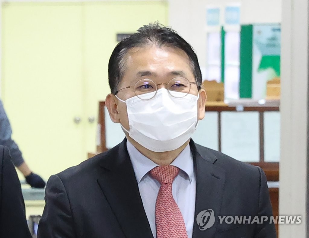 '김학의 불법 출금' 관련 공판 향하는 차규근 위원