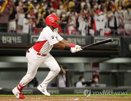 South Korea. 22nd Apr, 2022. 22nd Apr, 2022. Baseball: Kia Tigers vs. Doosan  Bears Kia Tigers starter Sean Nolin smiles during a Korea Baseball  Organization regular season game against the Doosan Bears