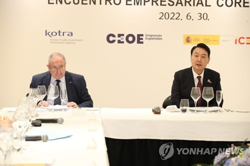 Yoon meets Spanish business leaders