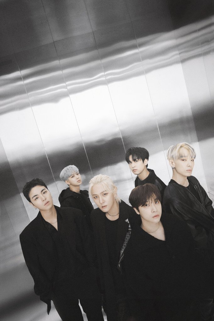 La foto de archivo, proporcionada por YG Entertainment, muestra a la banda masculina de K-pop iKon. (Prohibida su reventa y archivo)