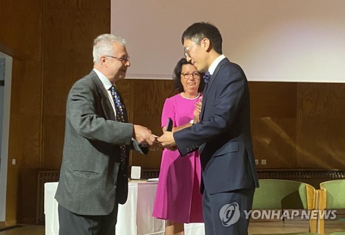 韓国系数学者初の快挙　フィールズ賞受賞