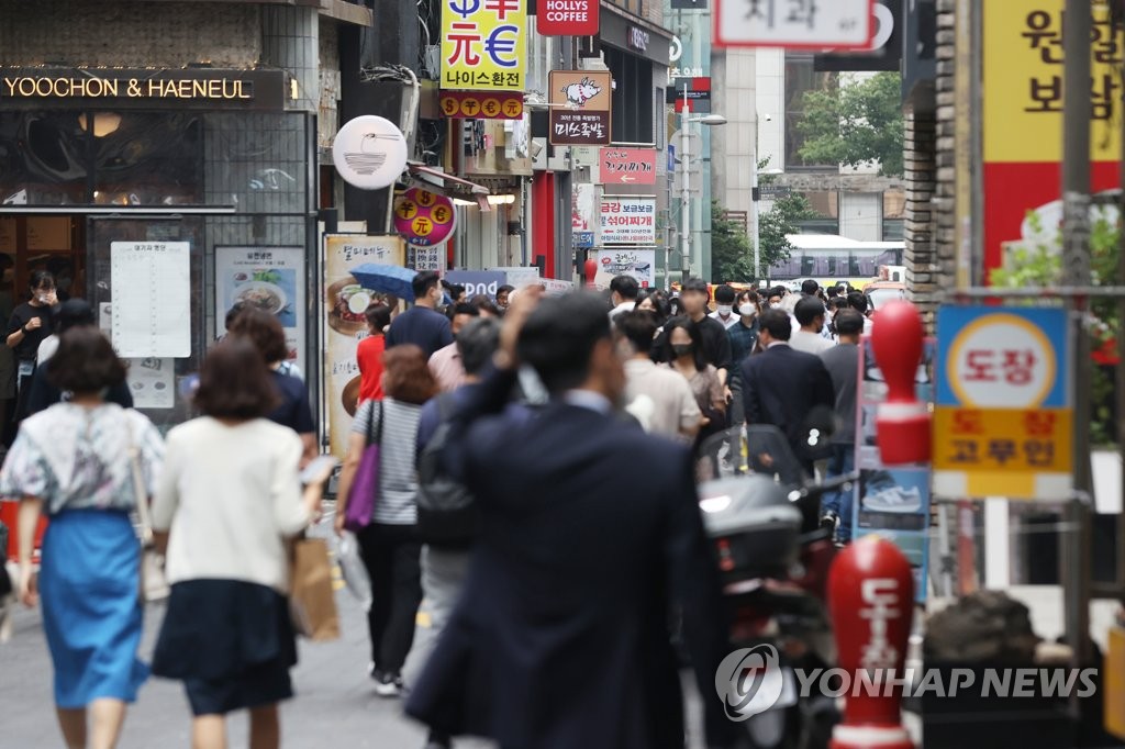 (LEAD) S. Korean economy grows at faster pace in Q2 on robust private spending