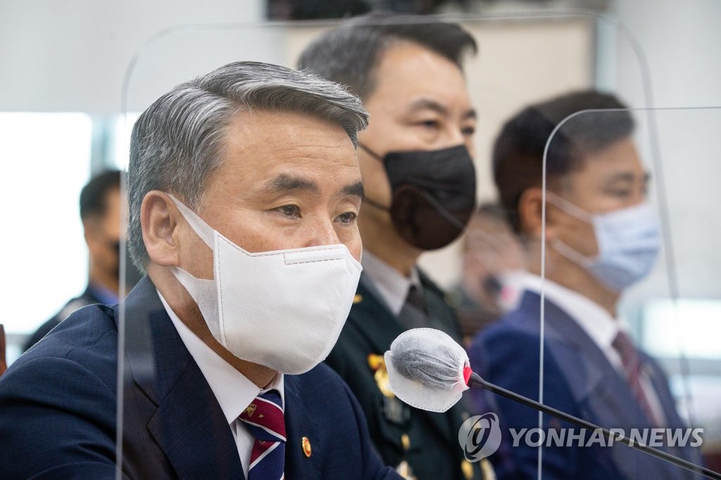This photo, taken on Aug. 1, 2022, shows Defense Minister Lee Jong-sup speaking during a parliamentary session at the National Assembly in Seoul. (Pool photo) (Yonhap)